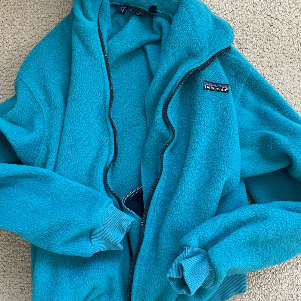 Vintage Patagonia says size 9/10